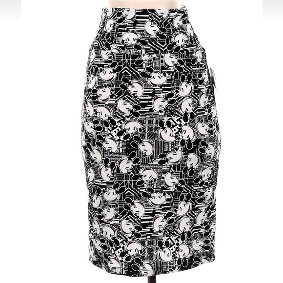 LuLaRoe Disney Limited Edition Mikey Mouse Cassie Pencil Skirt Size XS NWT - Picture 1 of 6